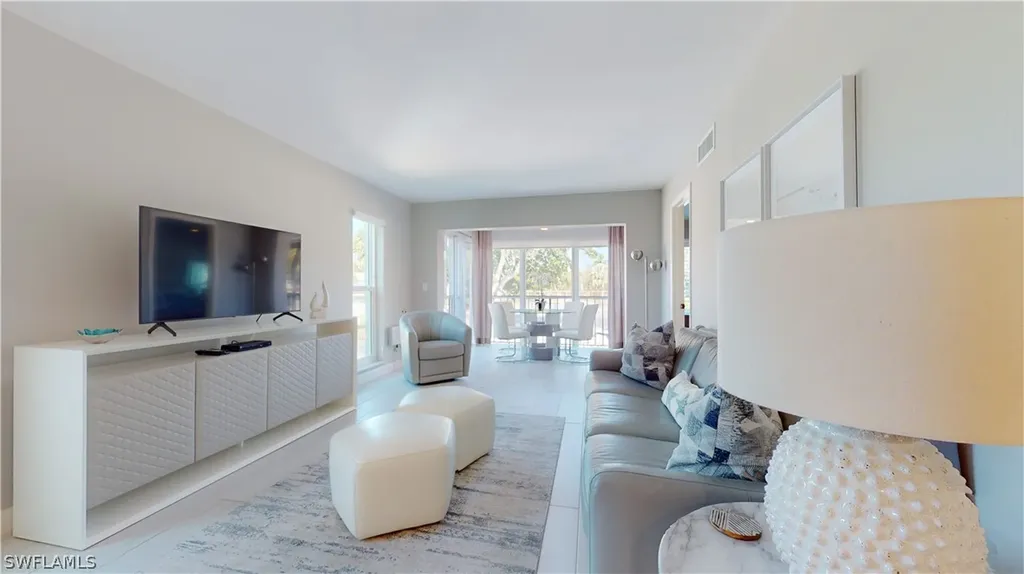 53 High Point Circle W Naples FL 34103
