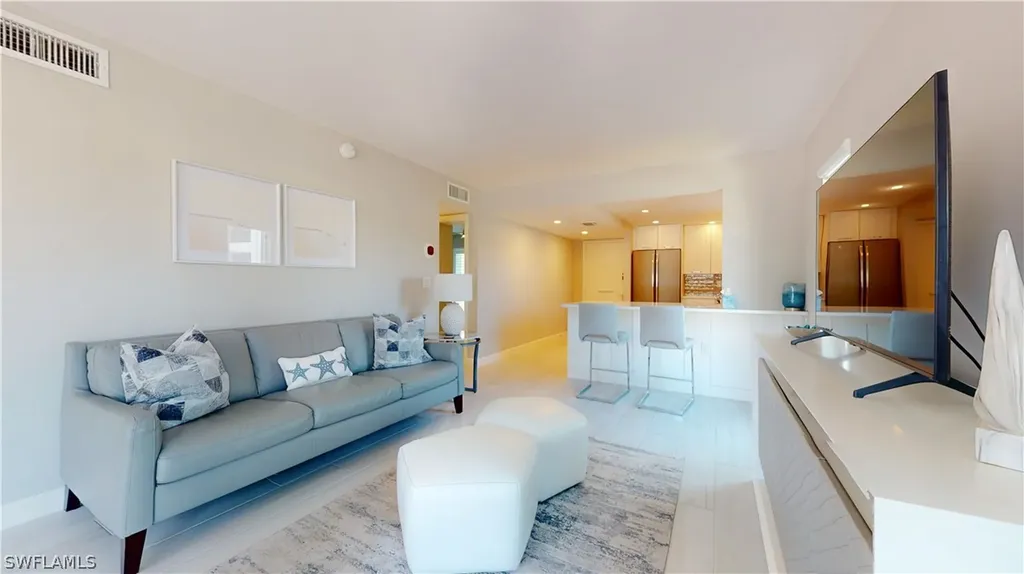 53 High Point Circle W Naples FL 34103