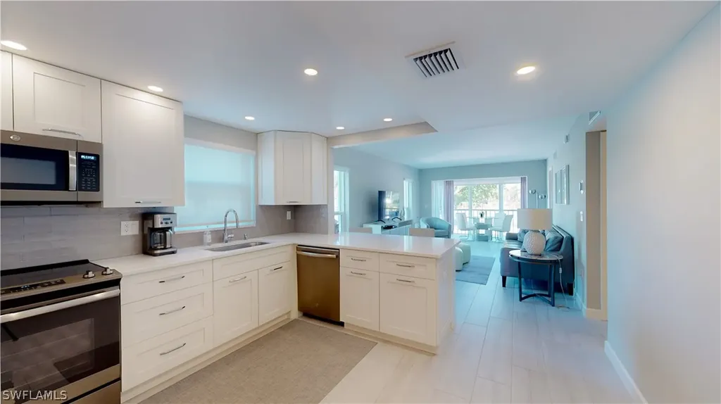 53 High Point Circle W Naples FL 34103