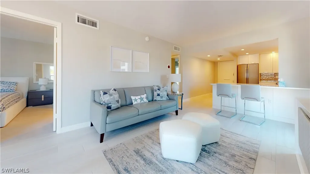 53 High Point Circle W Naples FL 34103