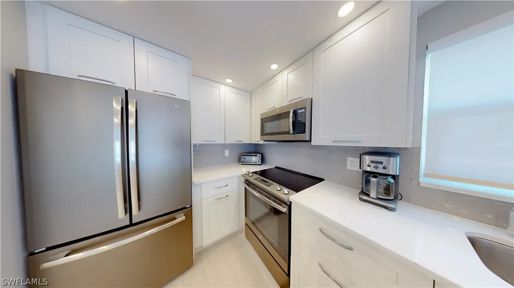 53 High Point Circle W Naples FL 34103