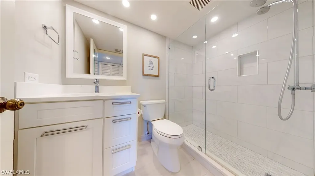 53 High Point Circle W Naples FL 34103