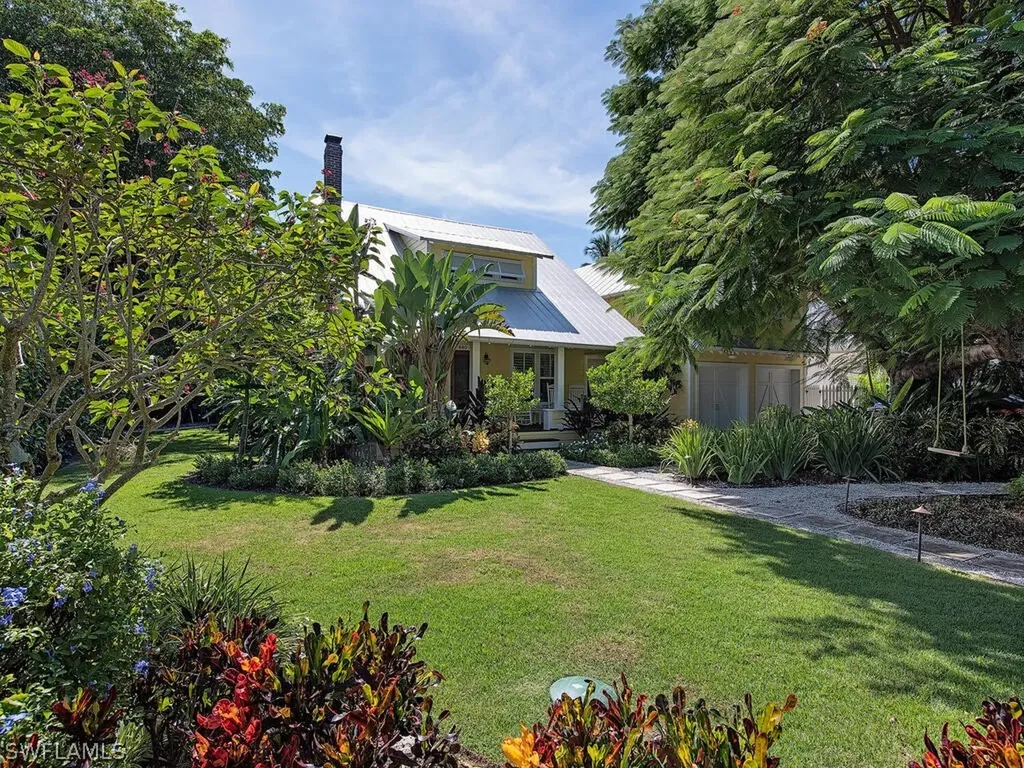 680 8th Avenue S Naples FL 34102