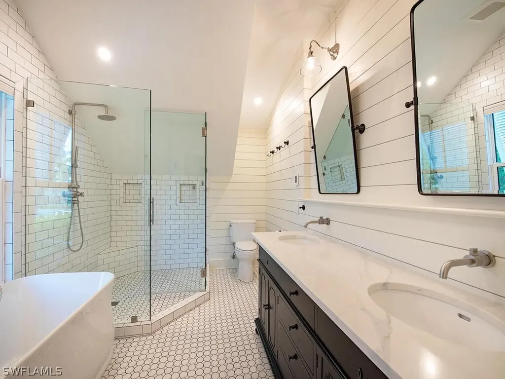 680 8th Avenue S Naples FL 34102