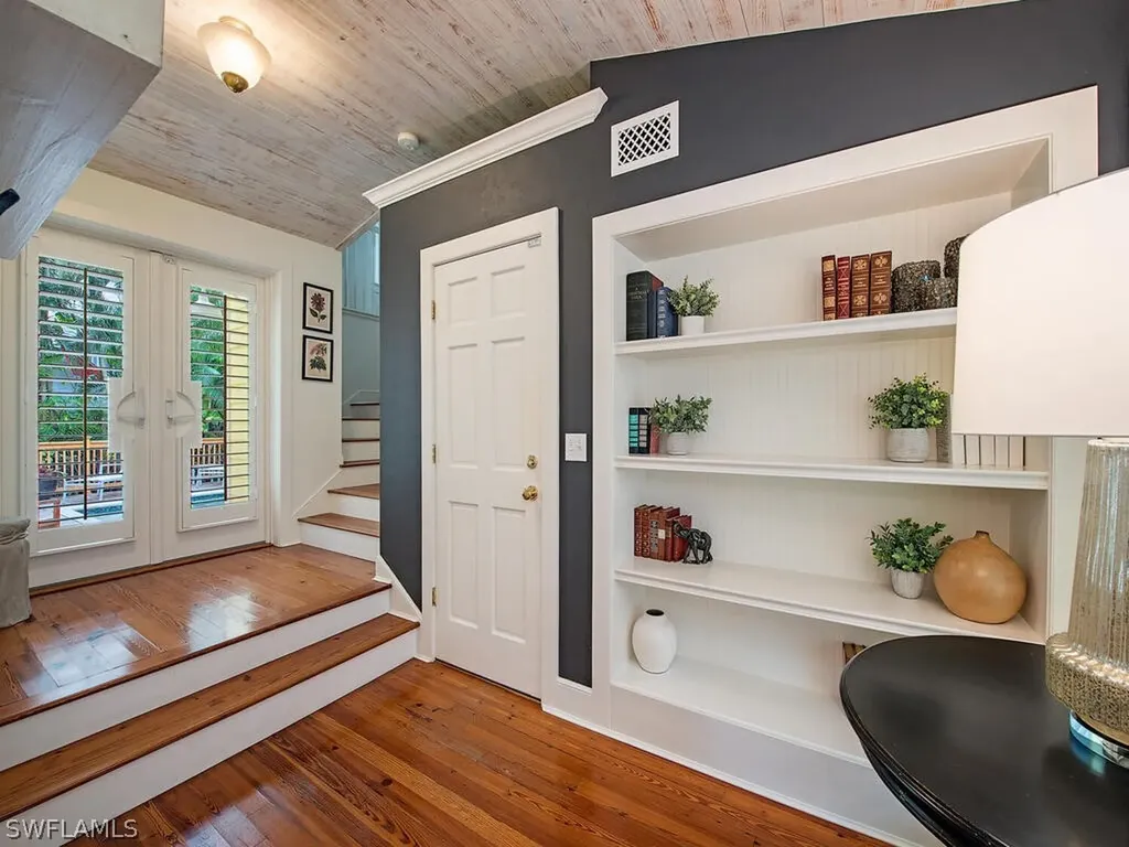 680 8th Avenue S Naples FL 34102