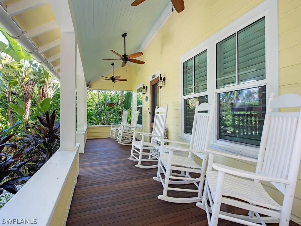 680 8th Avenue S Naples FL 34102