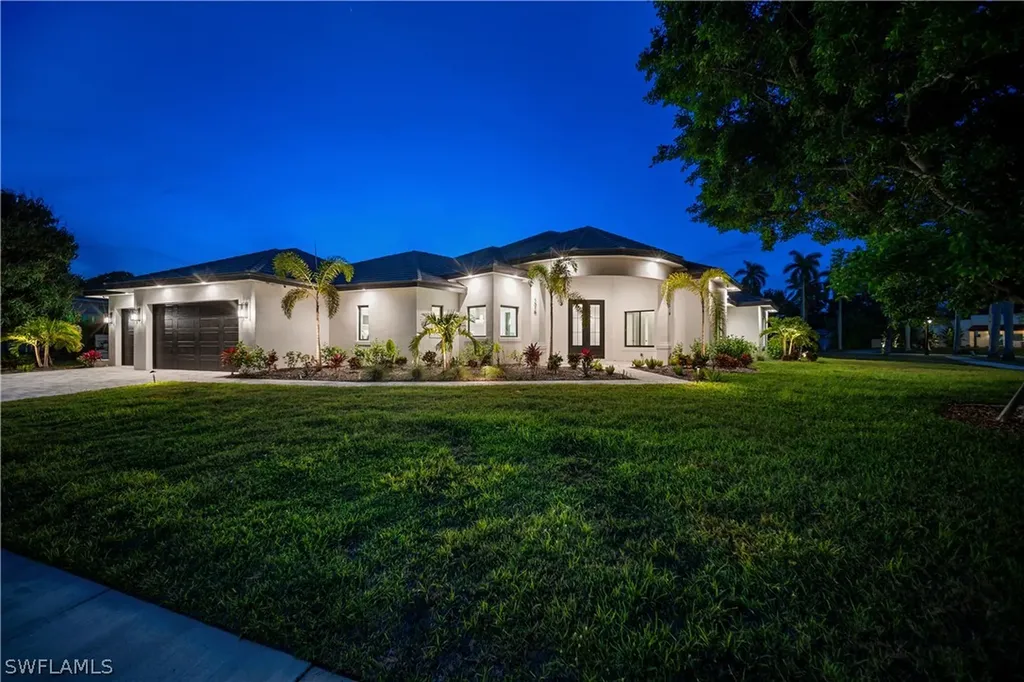 Fort Myers FL, 1318 Bougainvillea Street