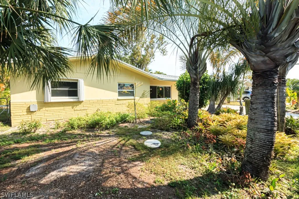 2201 Elkton Court Fort Myers FL 33907