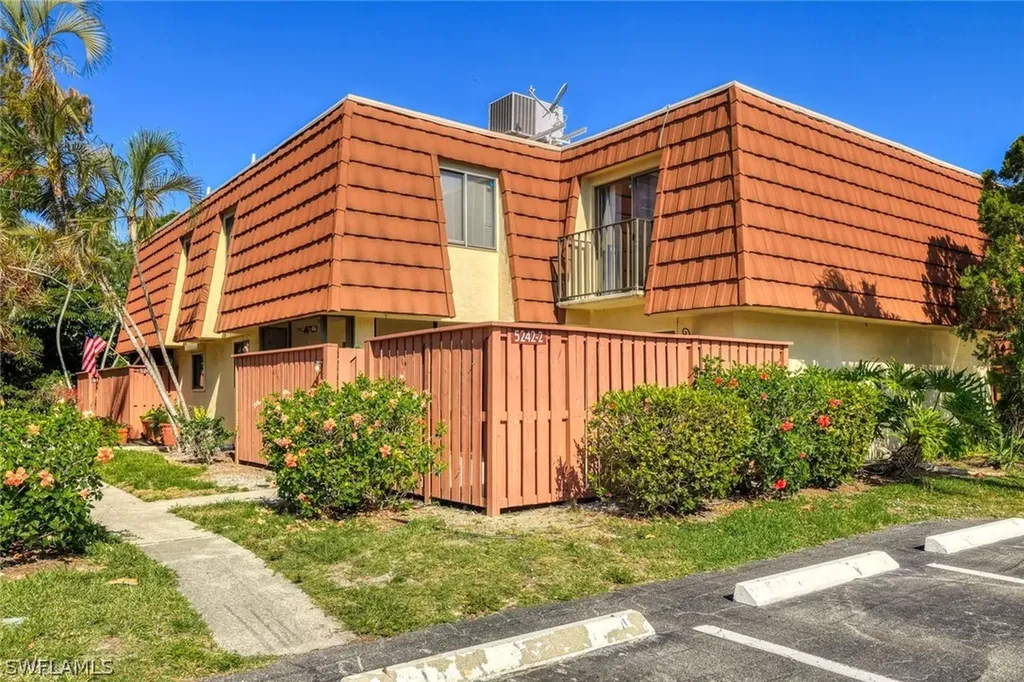 5242 Cedarbend Drive Fort Myers FL 33919