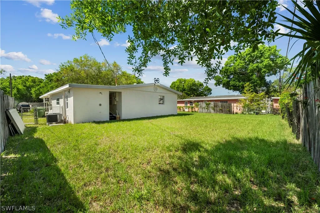 2345 Floyd Street Sarasota FL 34239