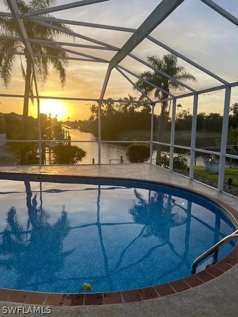 1307 SE 11th Avenue Cape Coral FL 33990