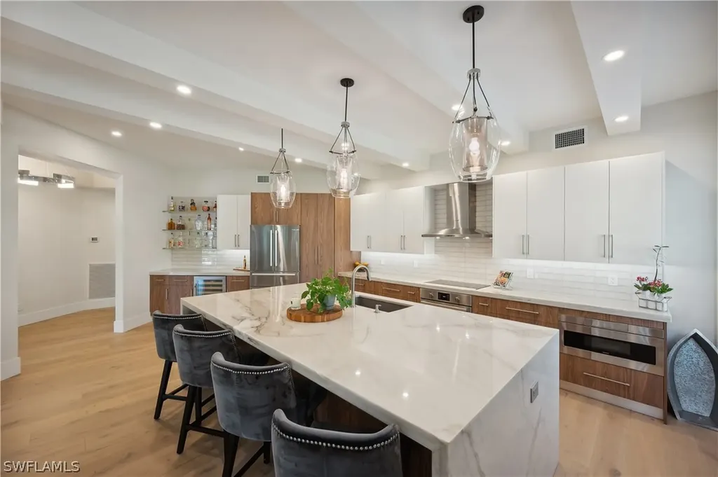 Naples FL, 1875 Les Chateaux Boulevard, Unit 7-101