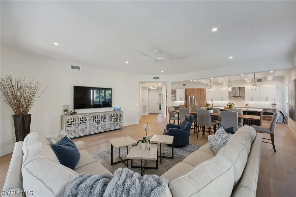 1875 Les Chateaux Boulevard Naples FL 34109