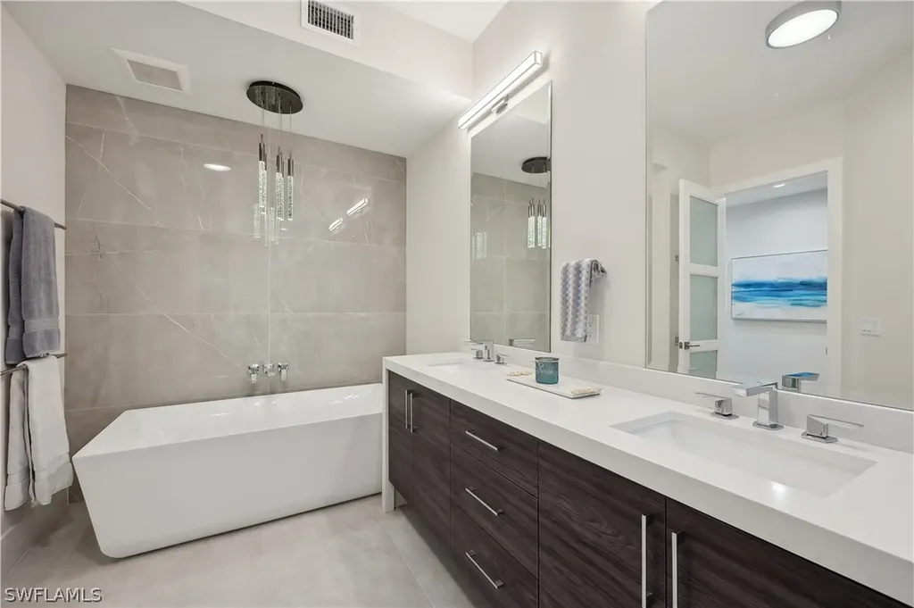 1875 Les Chateaux Boulevard Naples FL 34109