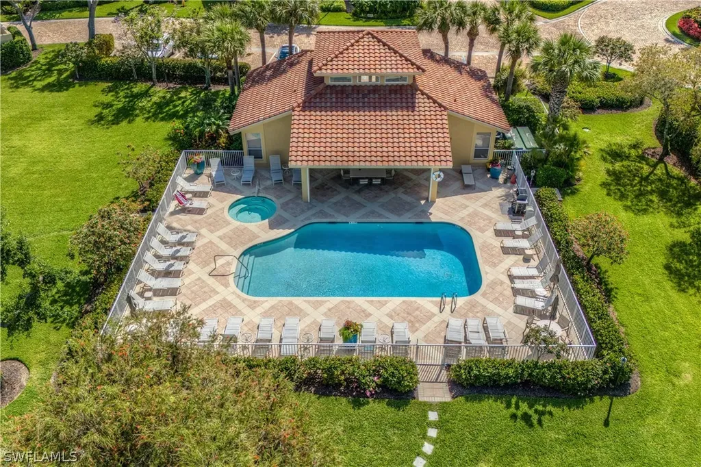 1875 Les Chateaux Boulevard Naples FL 34109
