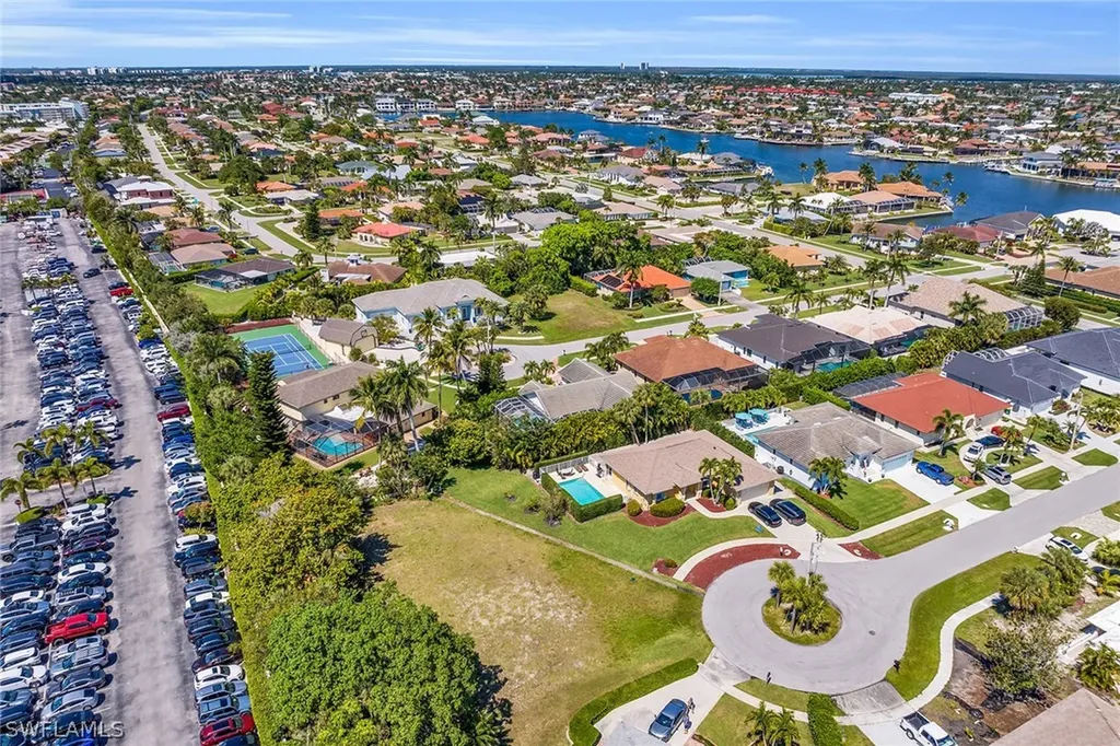 911 Ironwood Court Marco Island FL 34145