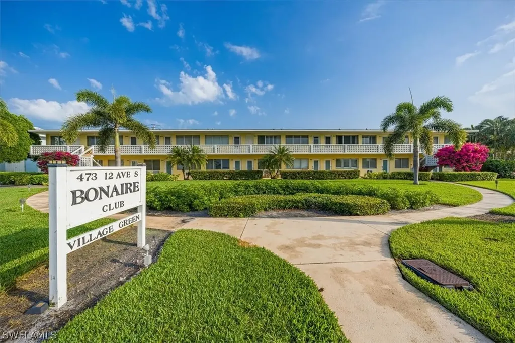 473 12th Avenue S Naples FL 34102