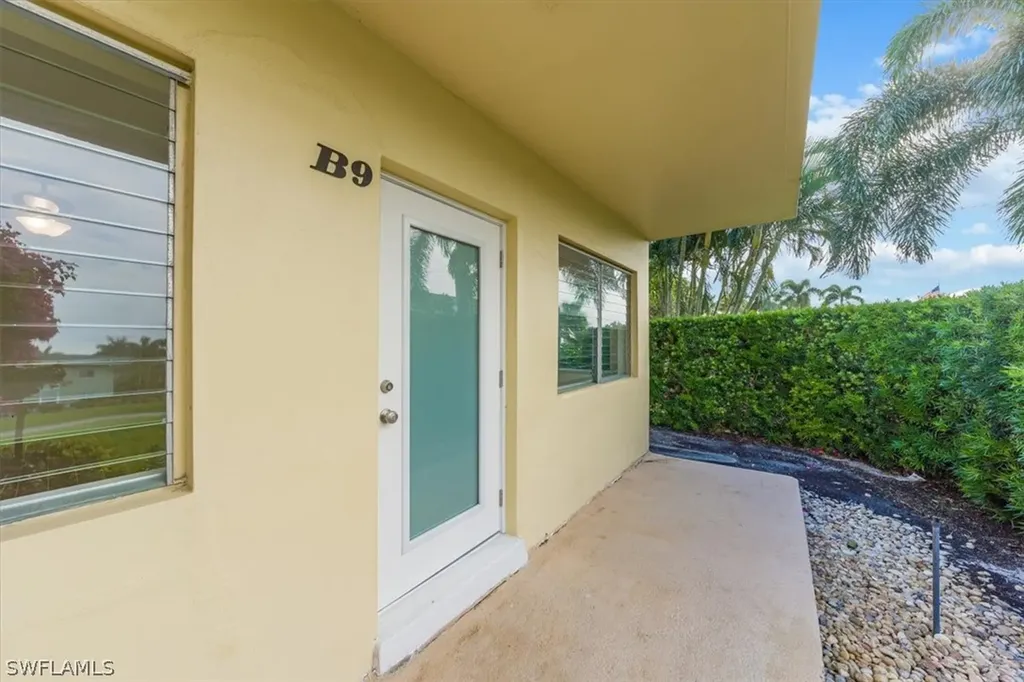 473 12th Avenue S Naples FL 34102