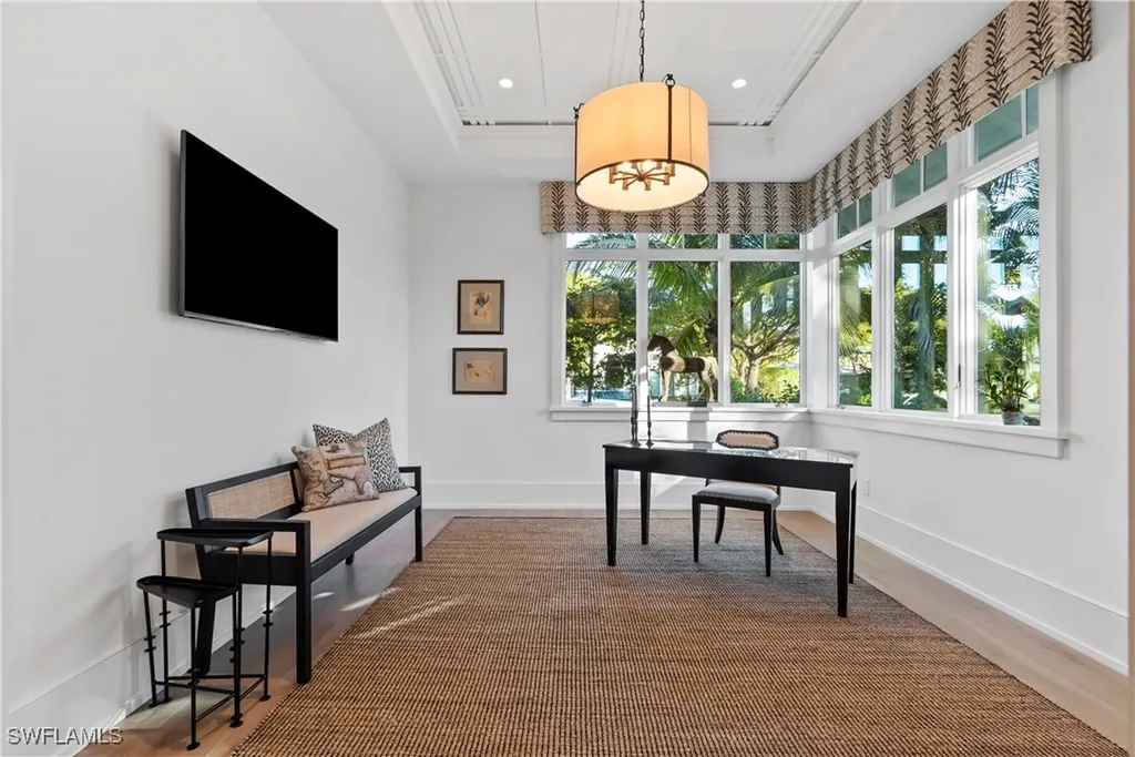 690 7th Avenue N Naples FL 34102