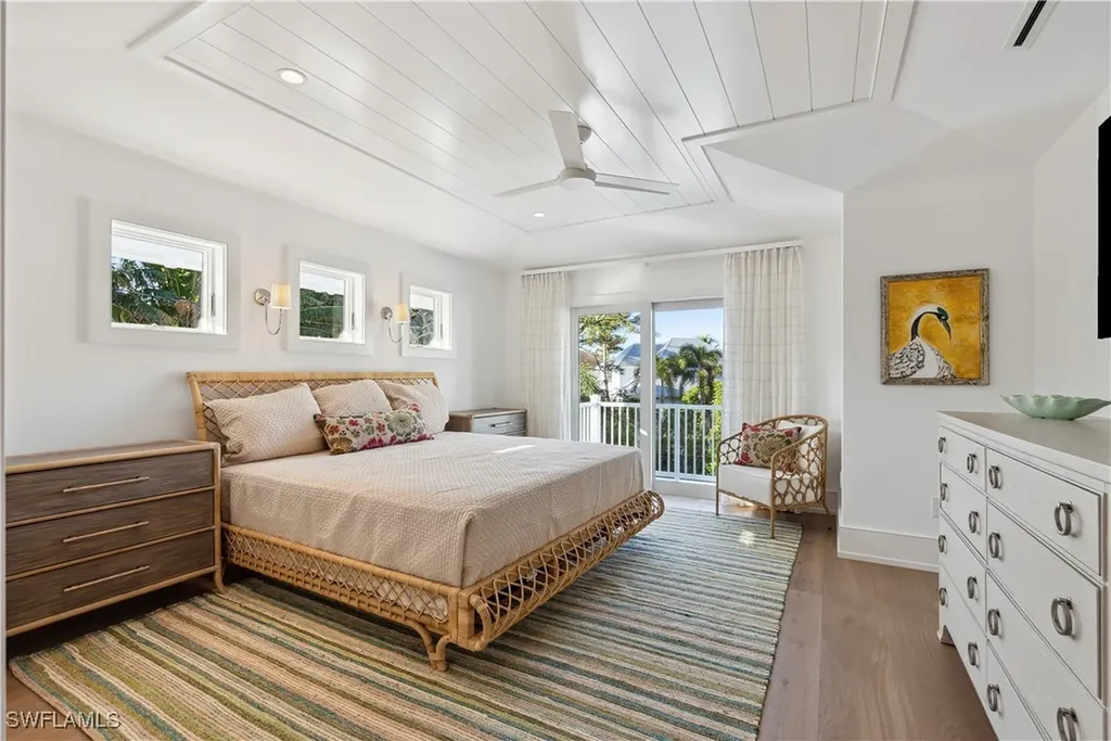 690 7th Avenue N Naples FL 34102