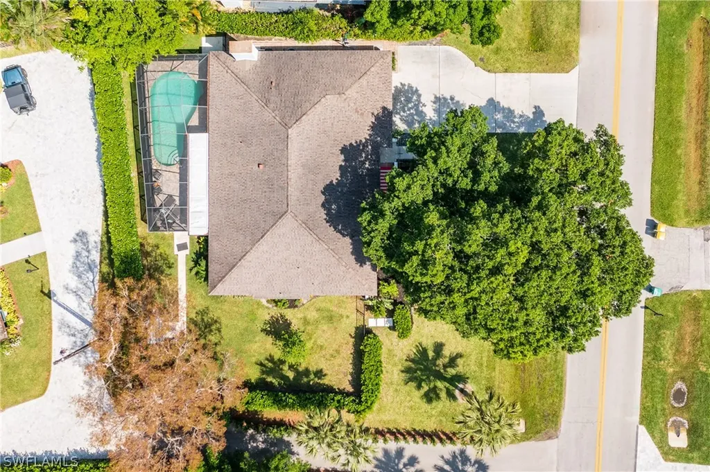 237 Burning Tree Drive Naples FL 34105