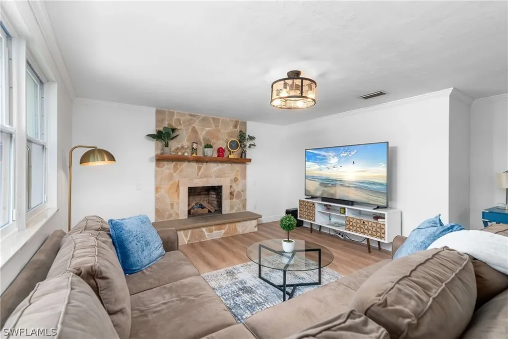 237 Burning Tree Drive Naples FL 34105