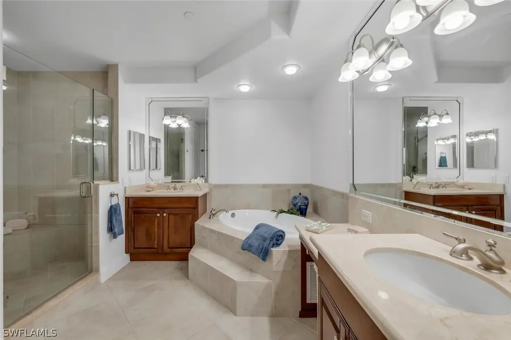580 El Camino Real Naples FL 34119