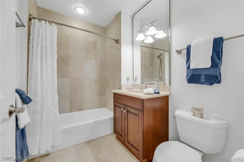 580 El Camino Real Naples FL 34119