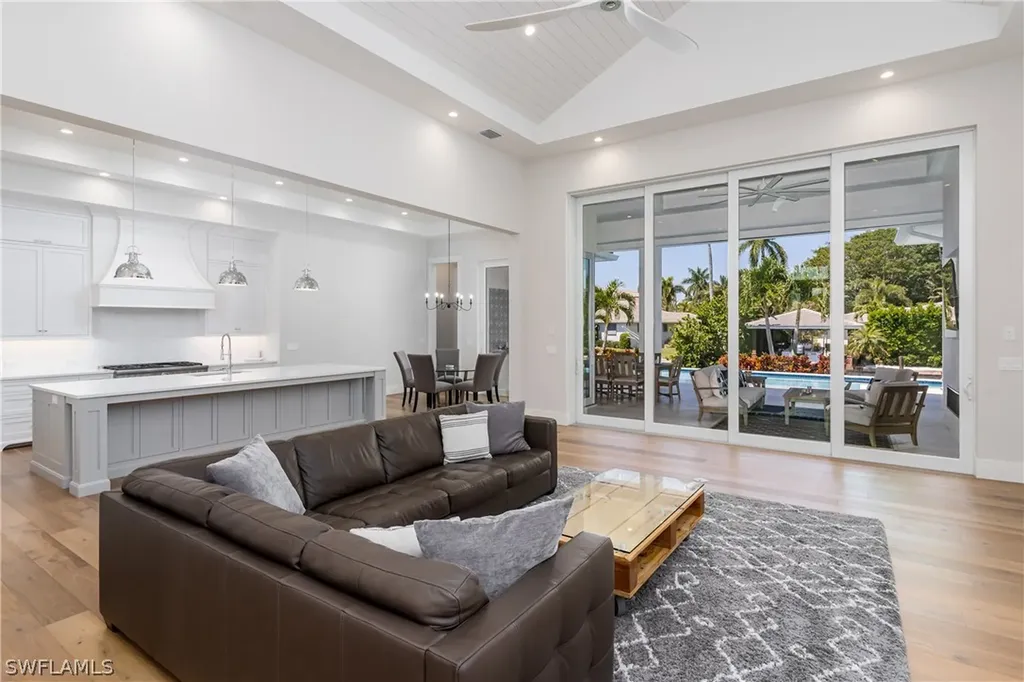 2150 Tarpon Road Naples FL 34102