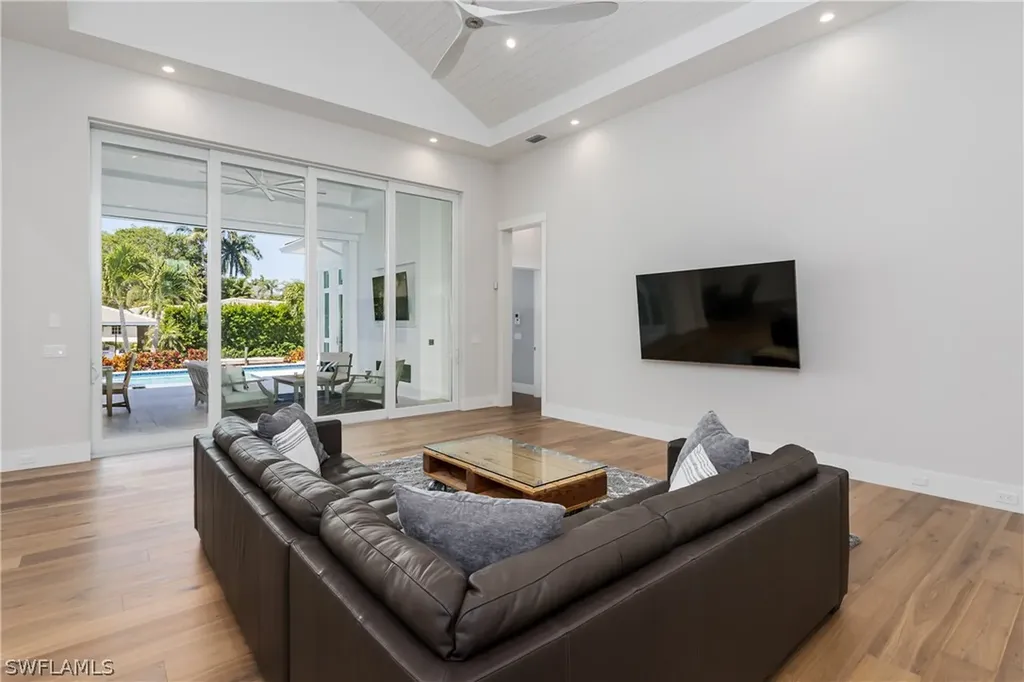 2150 Tarpon Road Naples FL 34102