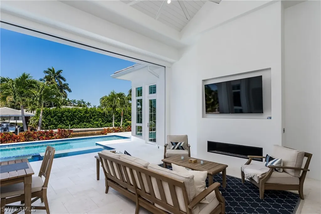 2150 Tarpon Road Naples FL 34102
