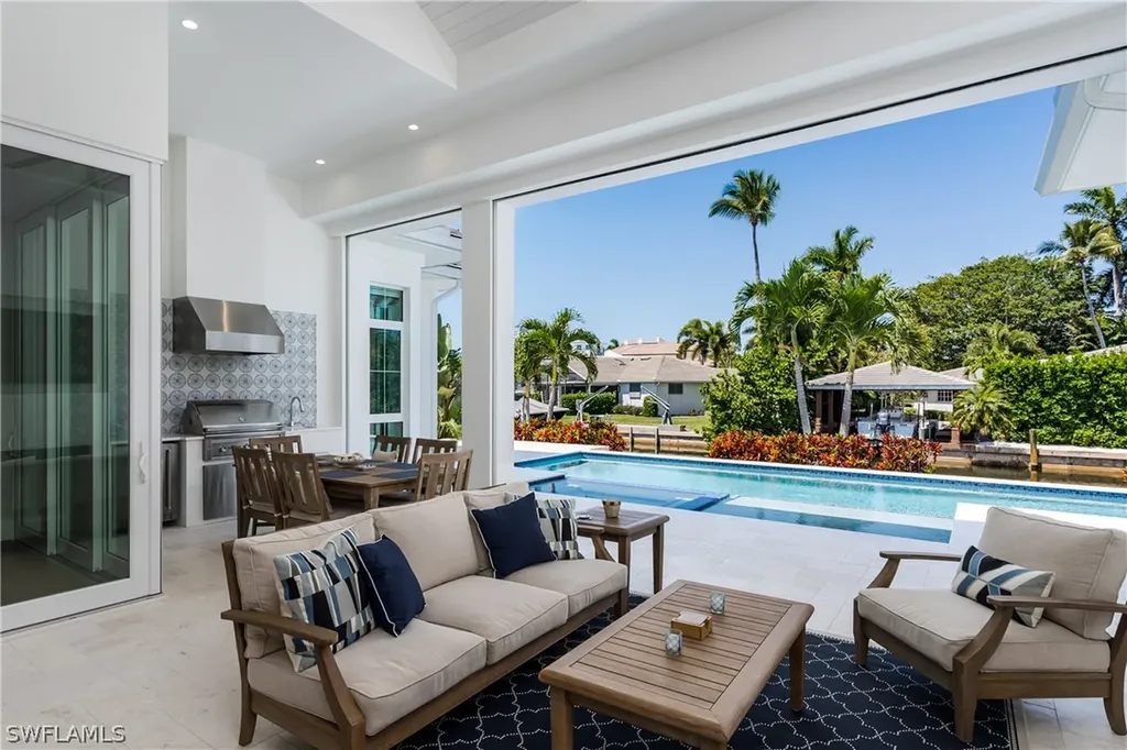 2150 Tarpon Road Naples FL 34102