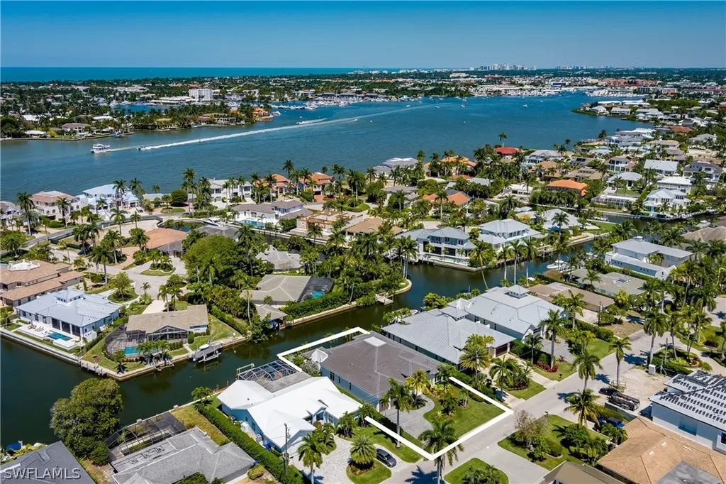 2150 Tarpon Road Naples FL 34102