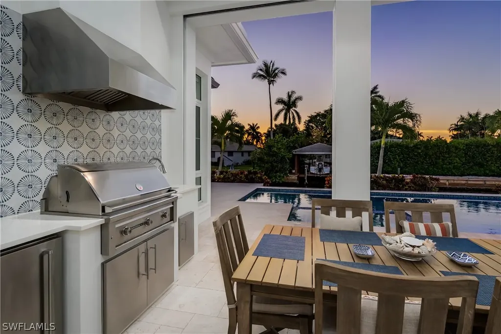 2150 Tarpon Road Naples FL 34102