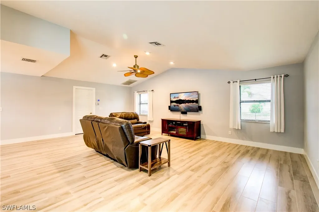1201 SW 51st Terrace Cape Coral FL 33914