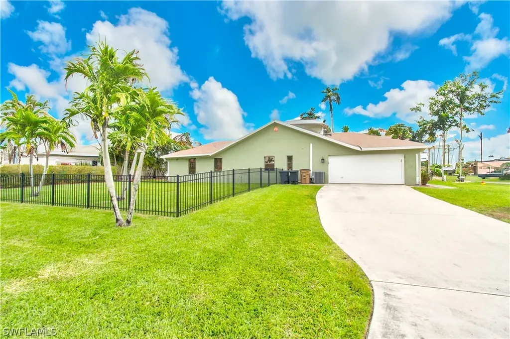 1201 SW 51st Terrace Cape Coral FL 33914