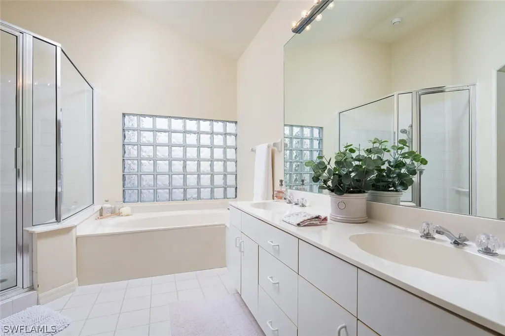 5943 Livermore Lane Naples FL 34119
