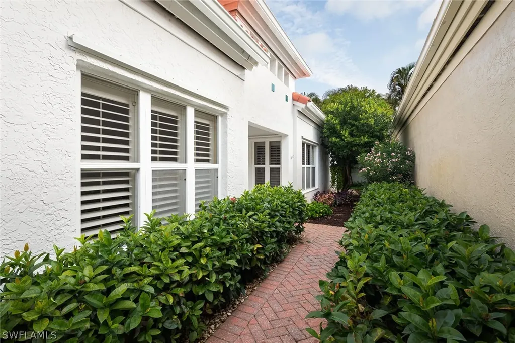 5943 Livermore Lane Naples FL 34119