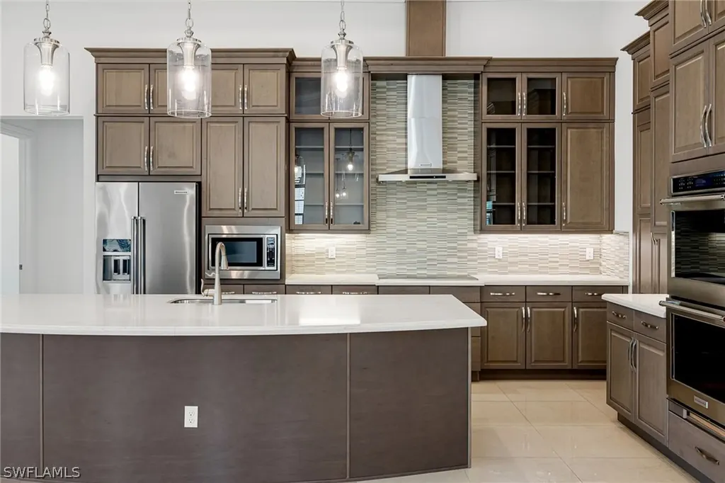 2489 Breakwater Way Naples FL 34112