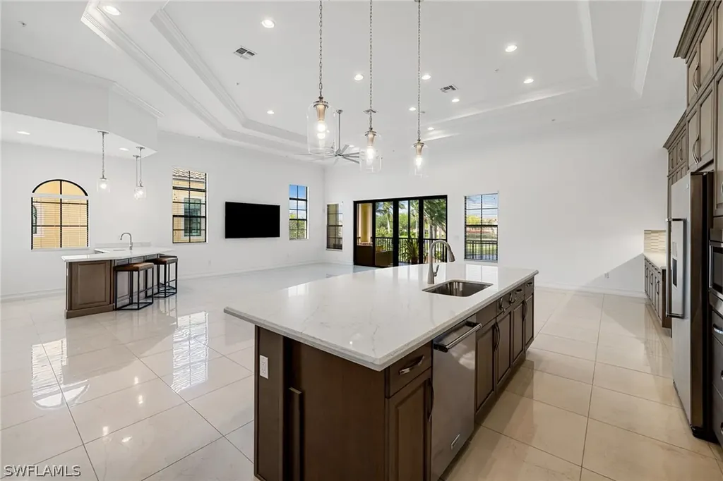 2489 Breakwater Way Naples FL 34112
