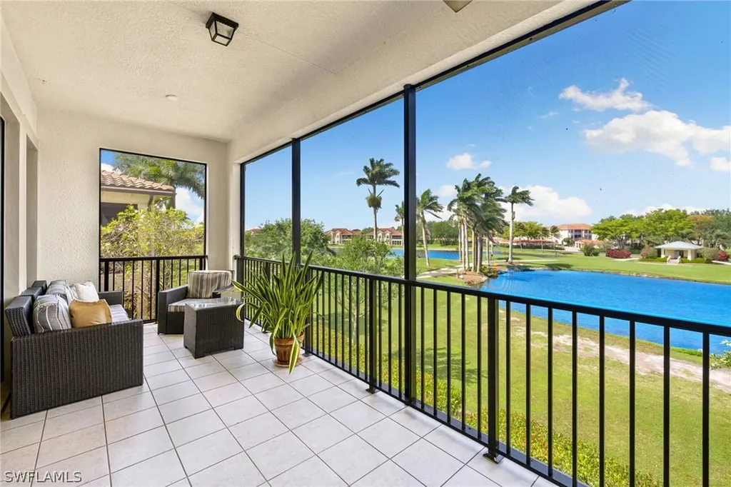 2489 Breakwater Way Naples FL 34112