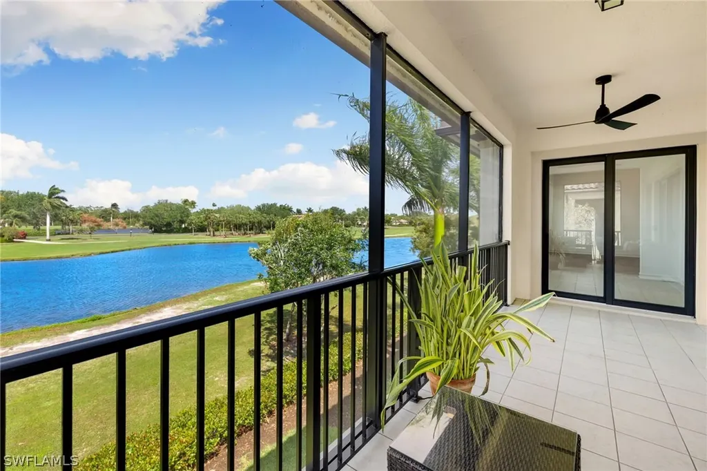 2489 Breakwater Way Naples FL 34112