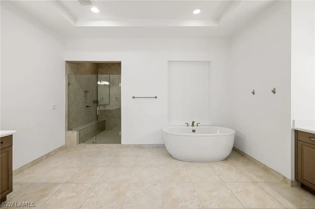 2489 Breakwater Way Naples FL 34112