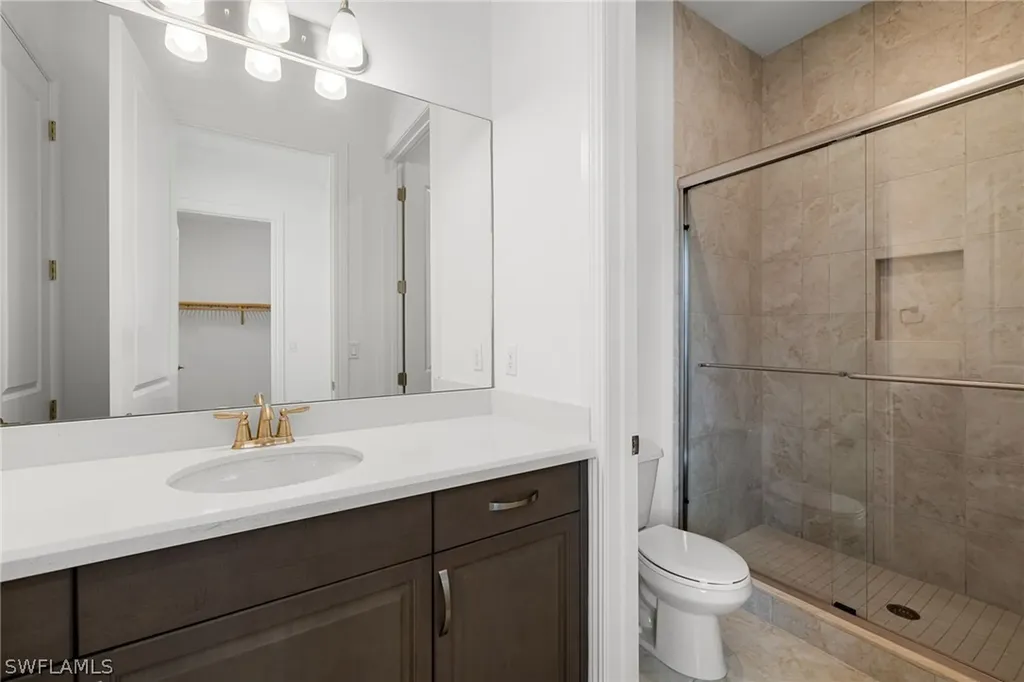 2489 Breakwater Way Naples FL 34112