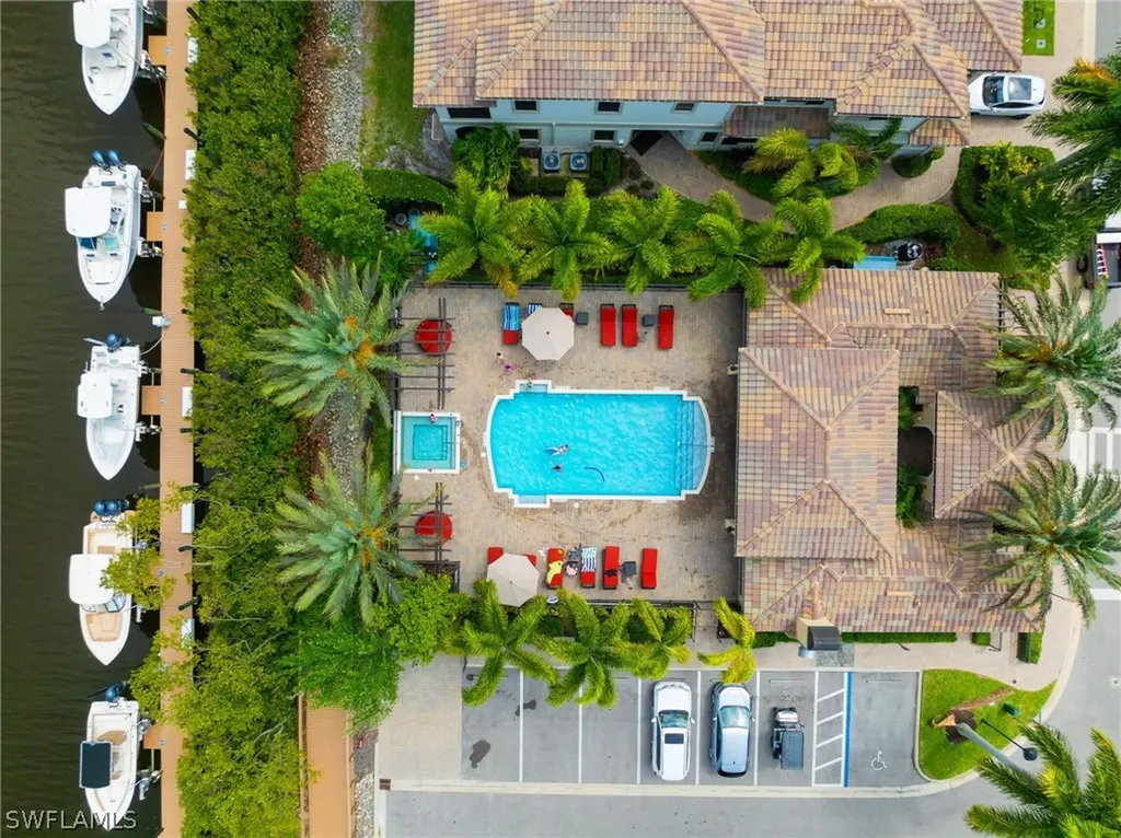 2489 Breakwater Way Naples FL 34112