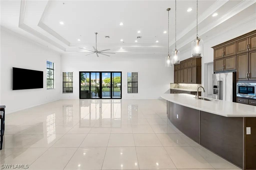 2489 Breakwater Way Naples FL 34112