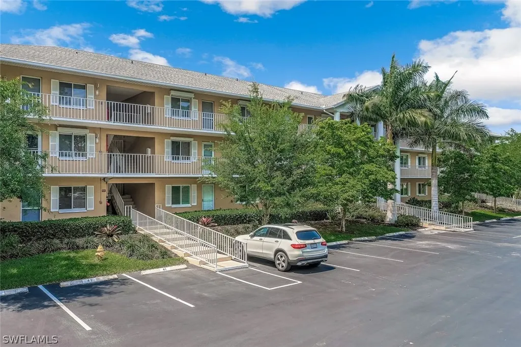 3001 Sandpiper Bay Circle Naples FL 34112