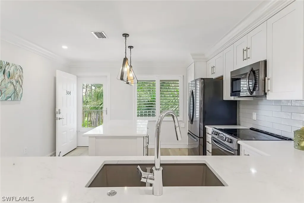 3001 Sandpiper Bay Circle Naples FL 34112