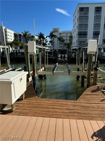 Boat Dock #121 & Lift Fort Myers Beach FL 33931