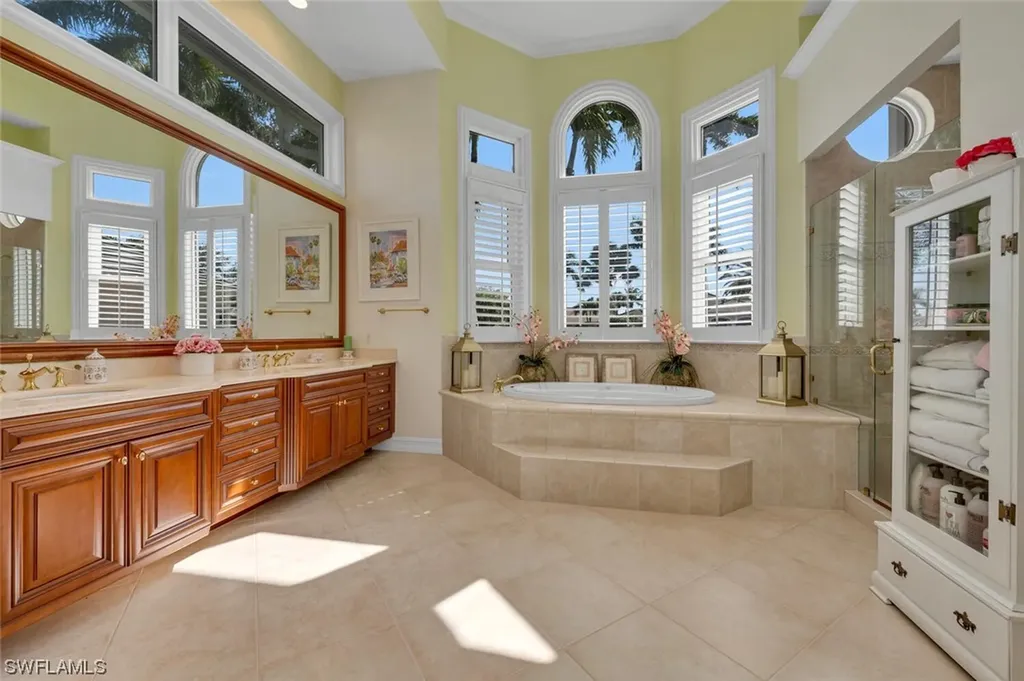 5949 Amberwood Drive Naples FL 34110